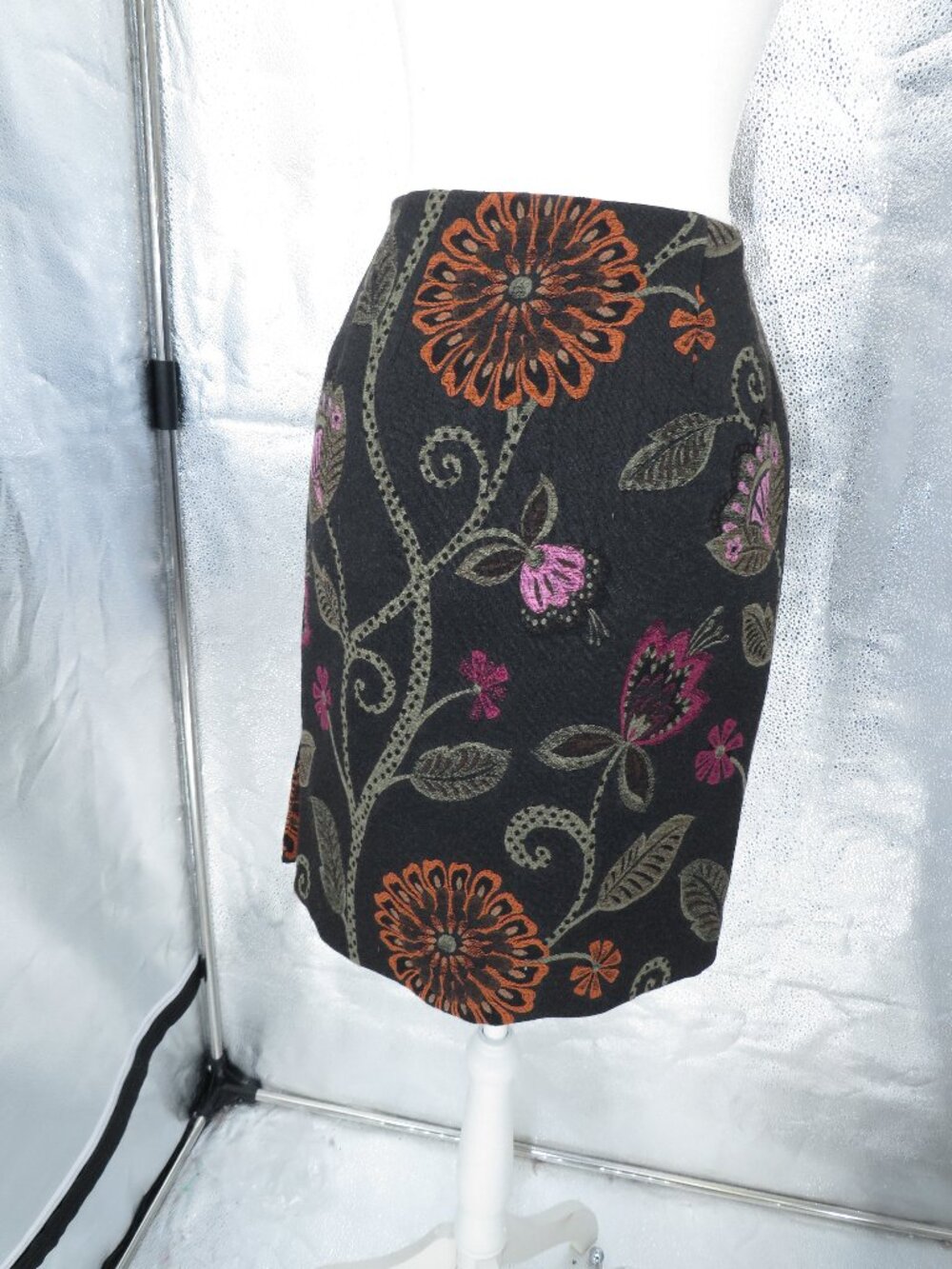 Worth New York Floral Tapestry Pencil Skirt Size 4 Black Orange Wool Blend